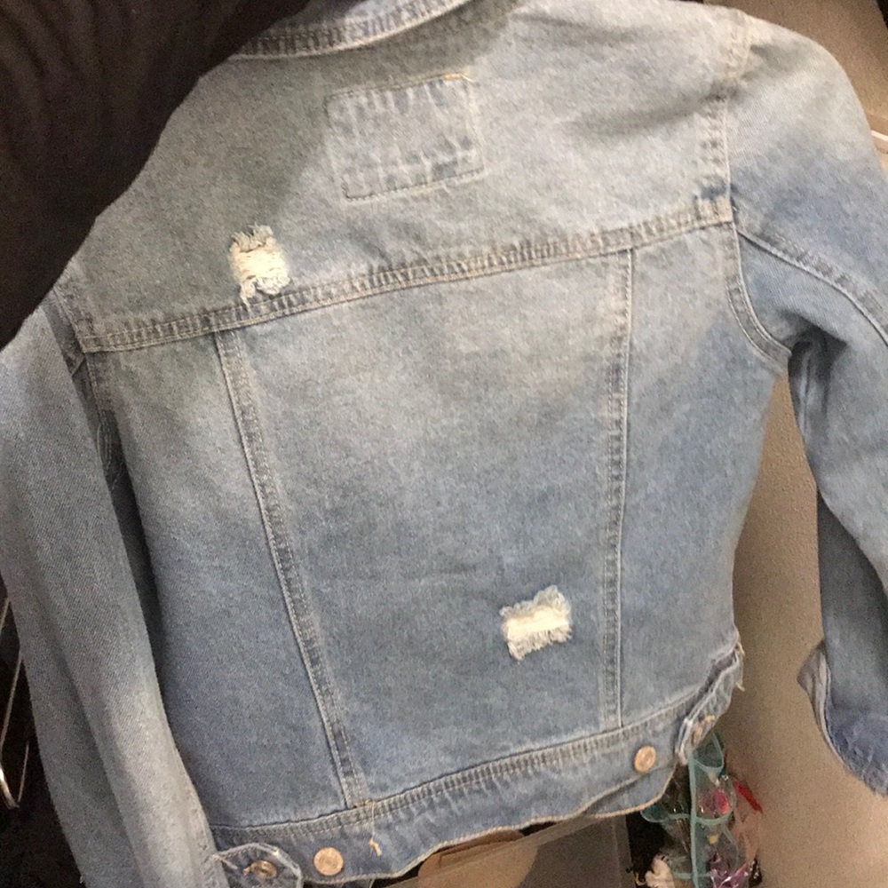 Distressed Jean jacket - Picture 4 of 5